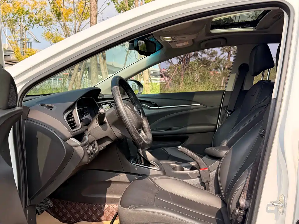 Buick Excelle — миниатюра 11