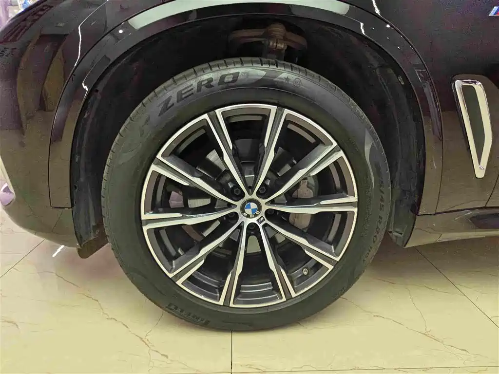 BMW X5 — миниатюра 8