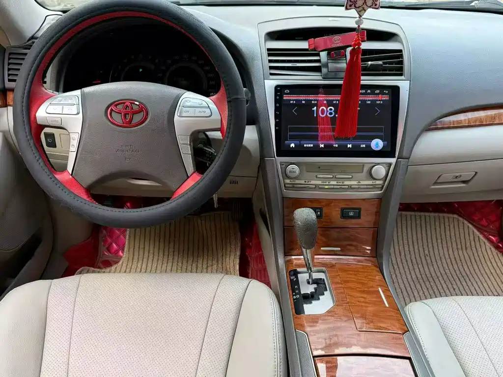 Toyota Camry — миниатюра 6