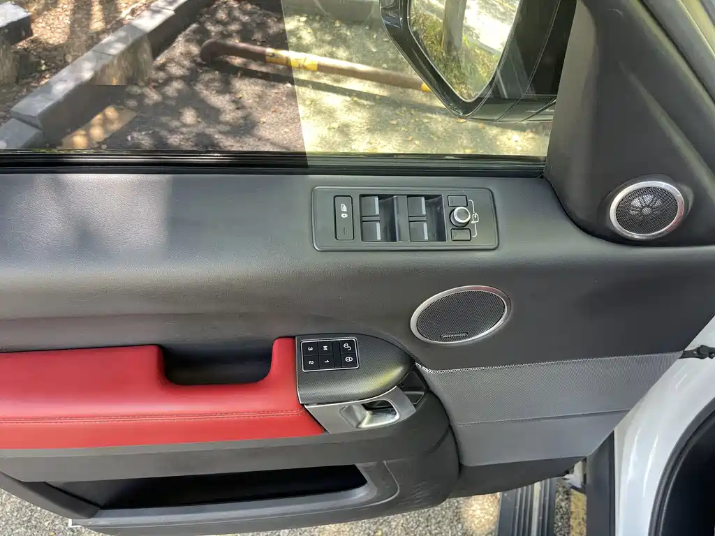 Land Rover Sport — миниатюра 10