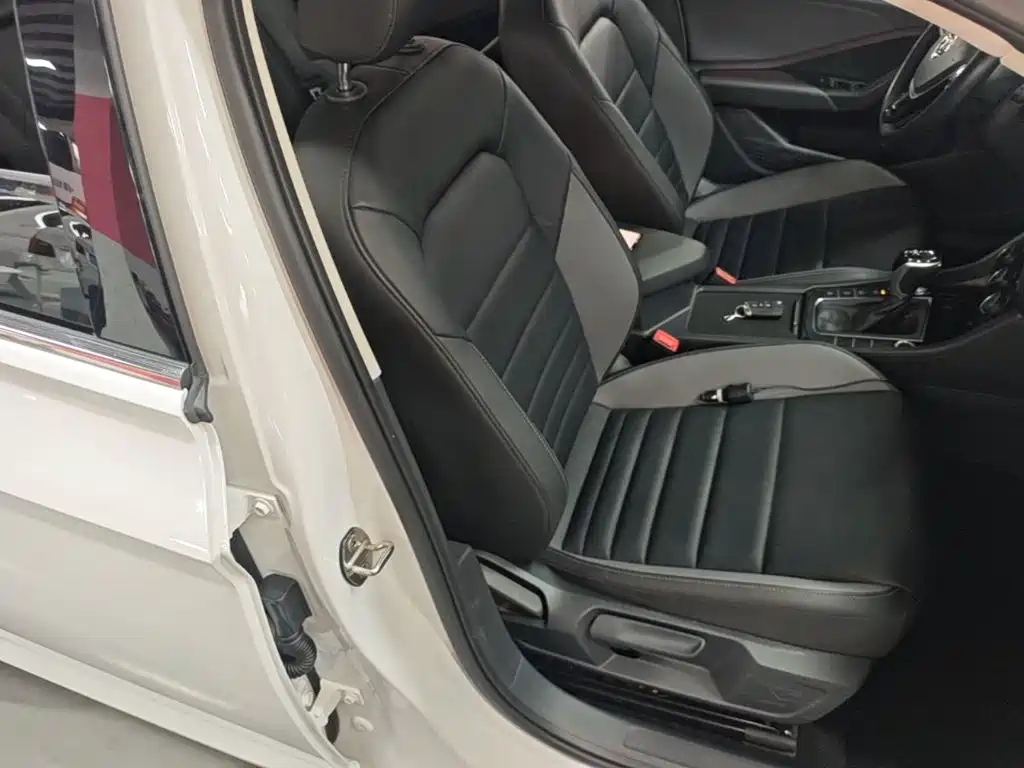 Volkswagen Sagitar — миниатюра 25