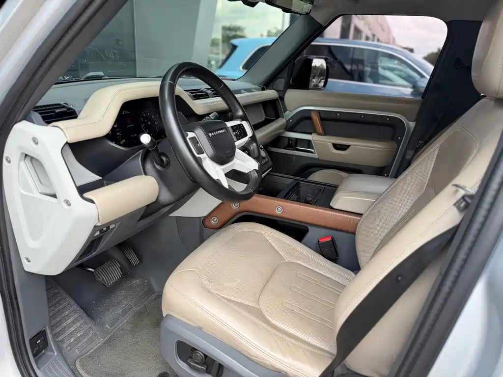 Land Rover Defender — миниатюра 7