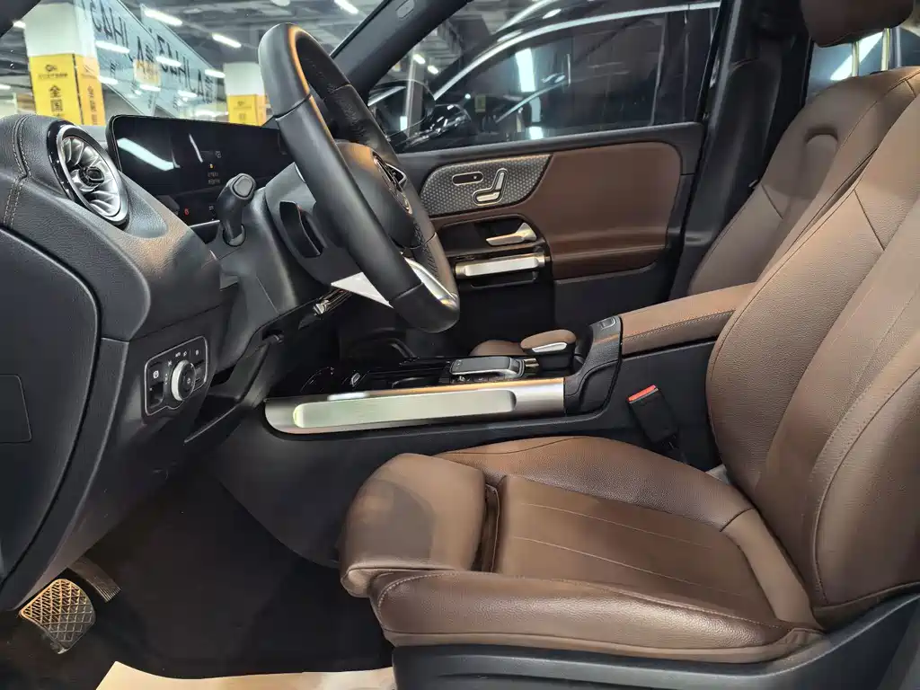 Mercedes-Benz GLB — миниатюра 4