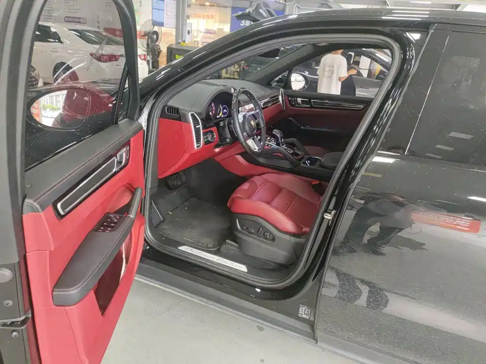 Porsche Cayenne — миниатюра 3