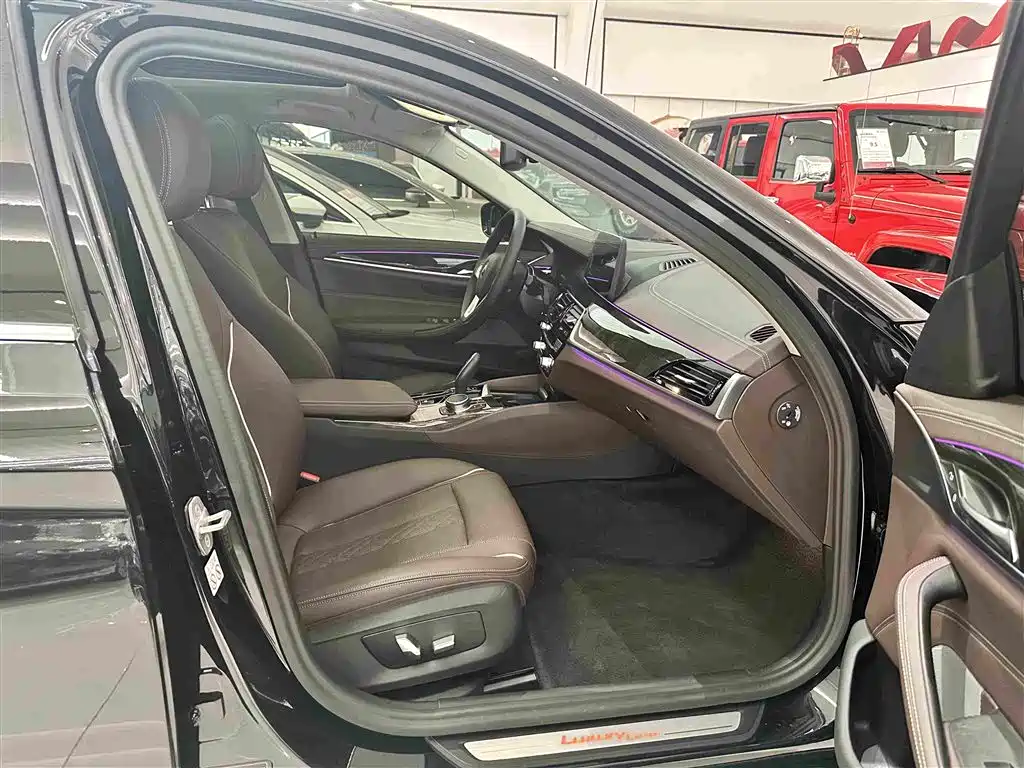 BMW 5 Series — миниатюра 18