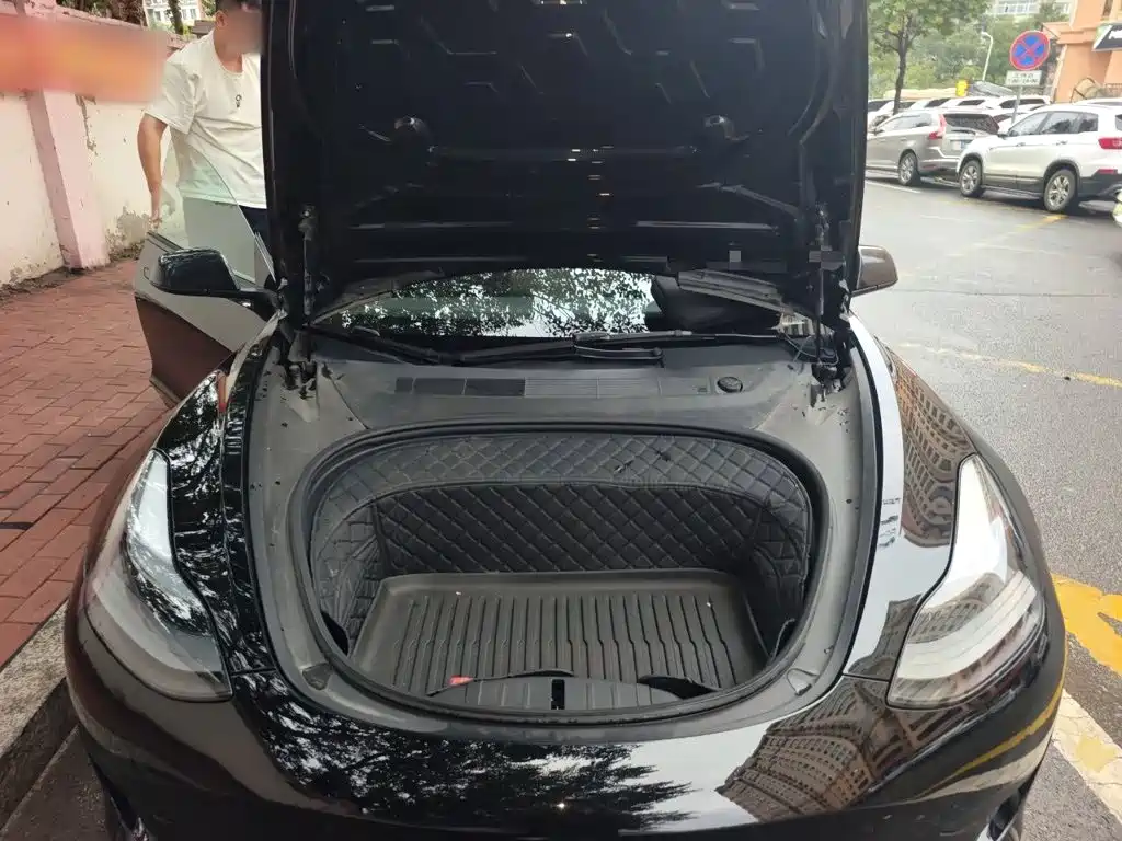 Tesla Model 3 — миниатюра 21