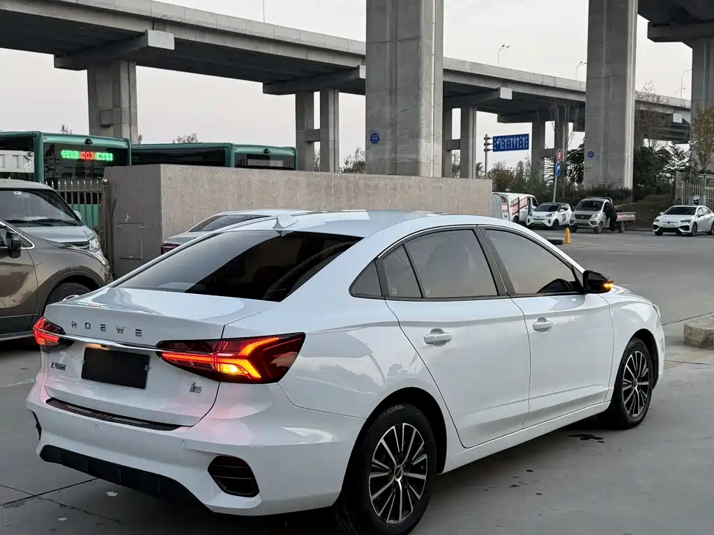 ROEWE I5