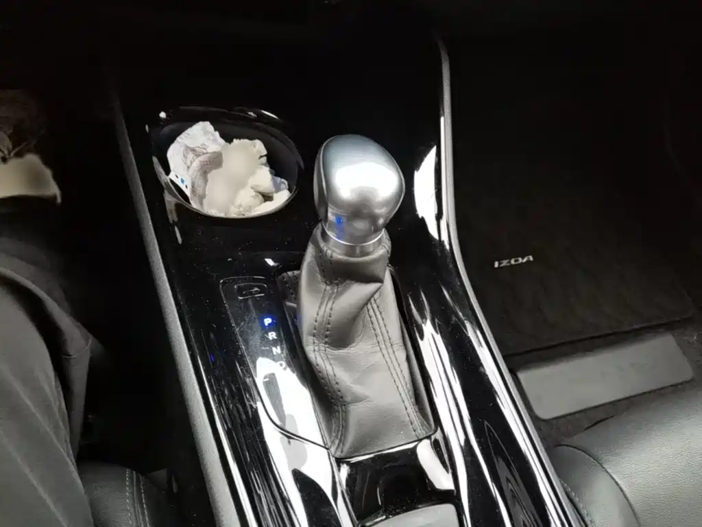 Toyota IZOA — миниатюра 7