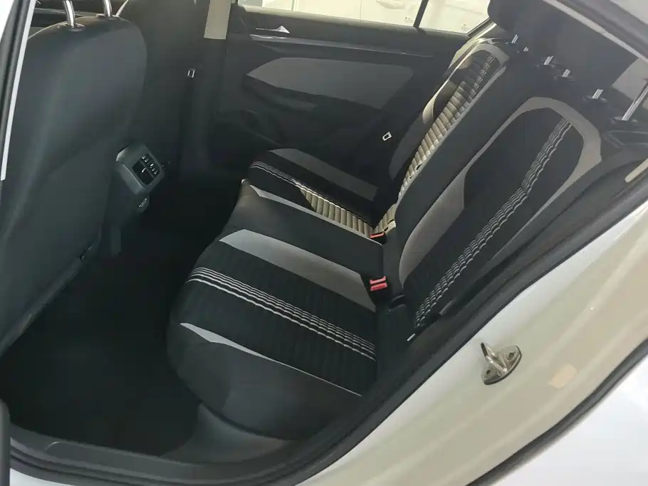 Volkswagen Bora — миниатюра 11