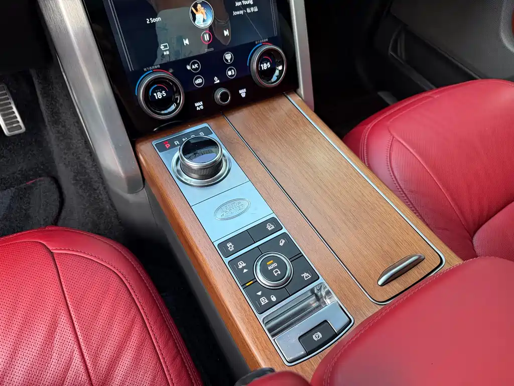 Land Rover Range Rover — миниатюра 11