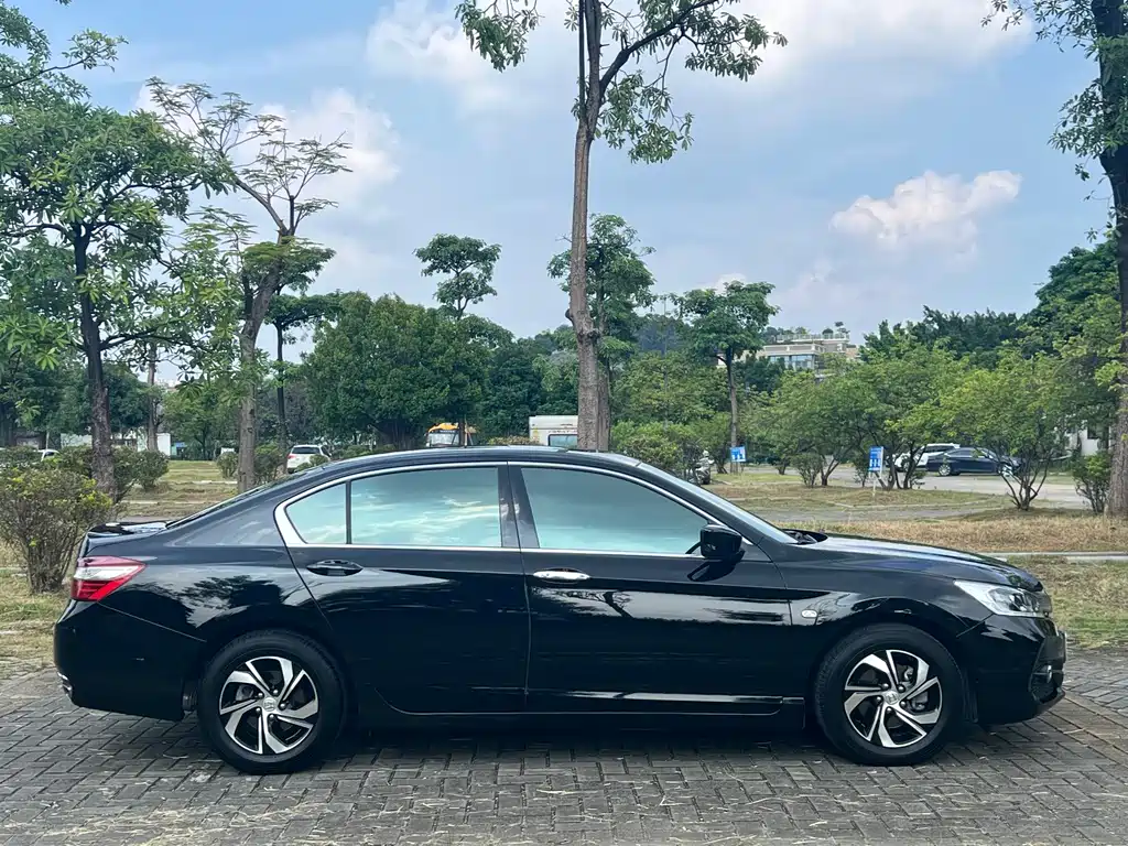 Honda Accord — миниатюра 4