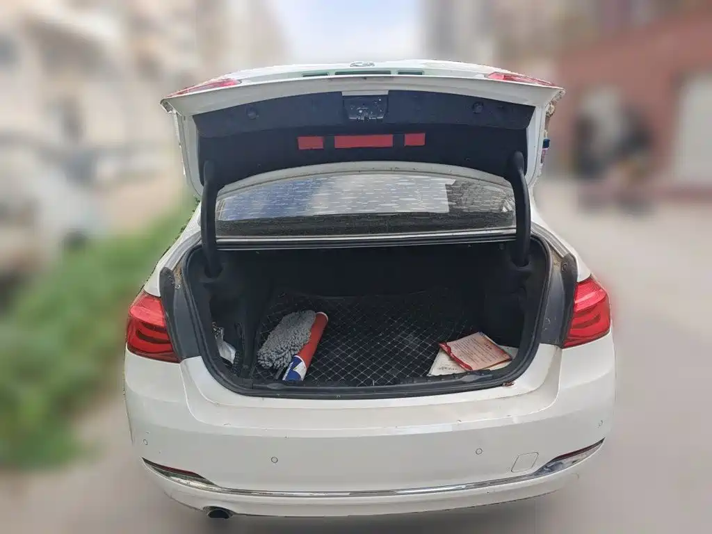 BMW 3 Series — миниатюра 10