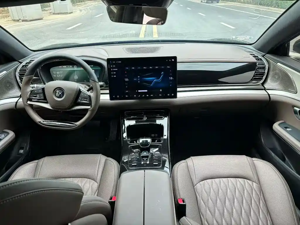 BYD Han — миниатюра 5