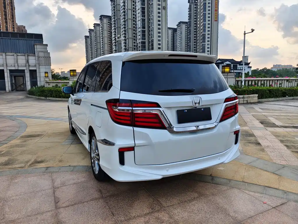 Honda Elysion — миниатюра 4