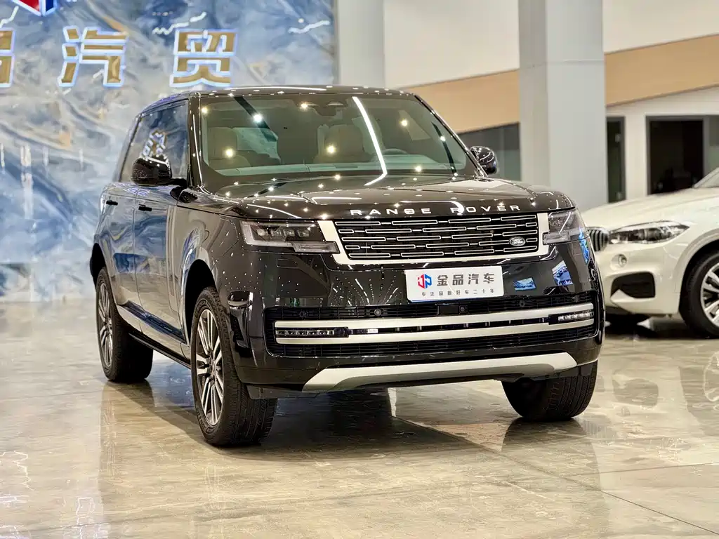 Land Rover Range Rover 2024 3.0 L6 400PS Long Wheelbase мест