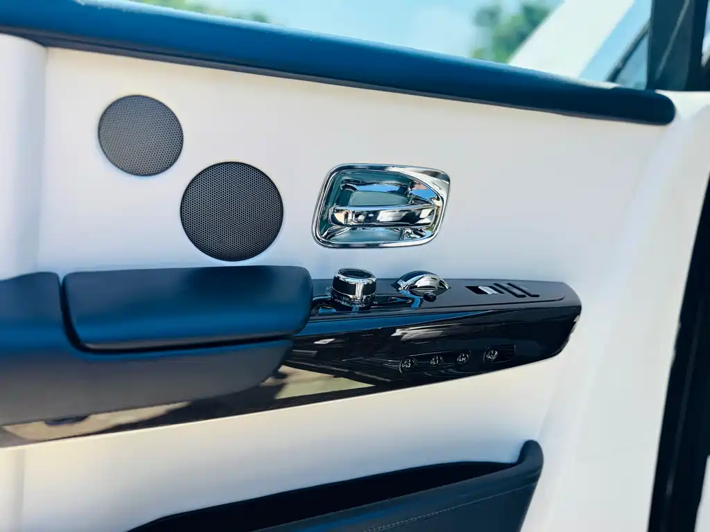 Rolls-Royce Phantom — миниатюра 9