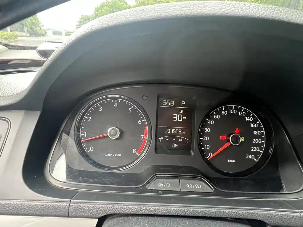 Volkswagen Gran Lavida 2013 1.6L AT