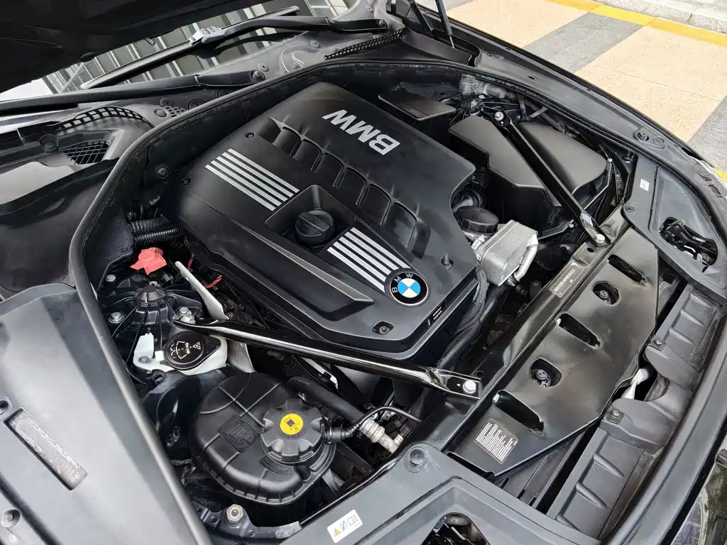 BMW 5 Series — миниатюра 20