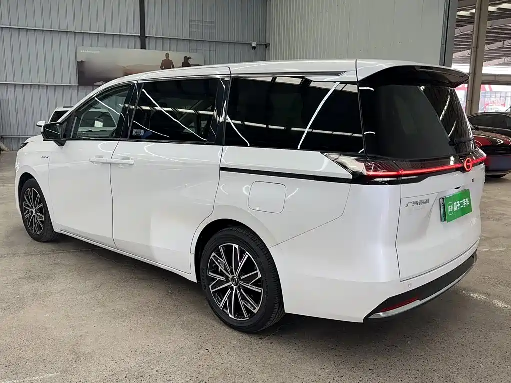 GAC Motor Trumpchi E8 PHEV — миниатюра 13