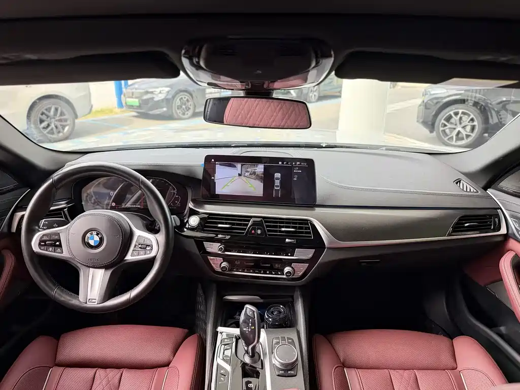 BMW 5 Series New Energy — миниатюра 10