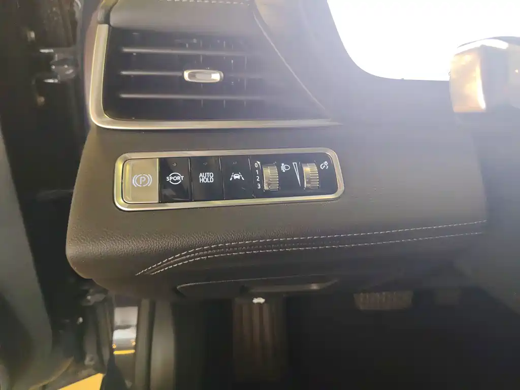 Buick LaCrosse — миниатюра 18