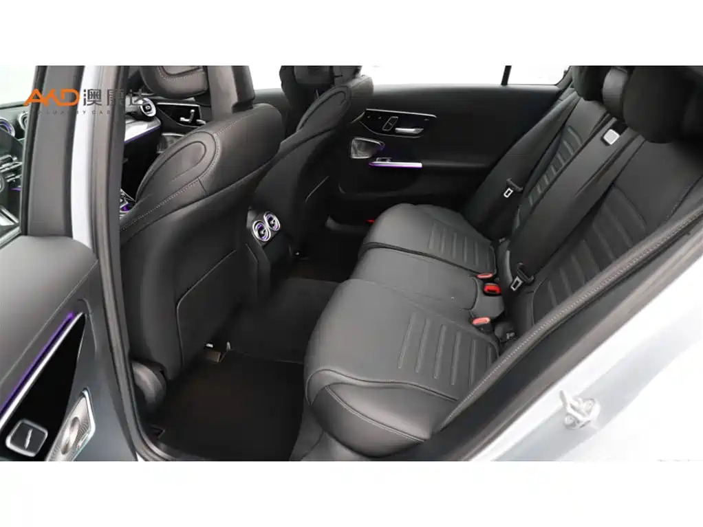 Mercedes-Benz C-Class — миниатюра 7