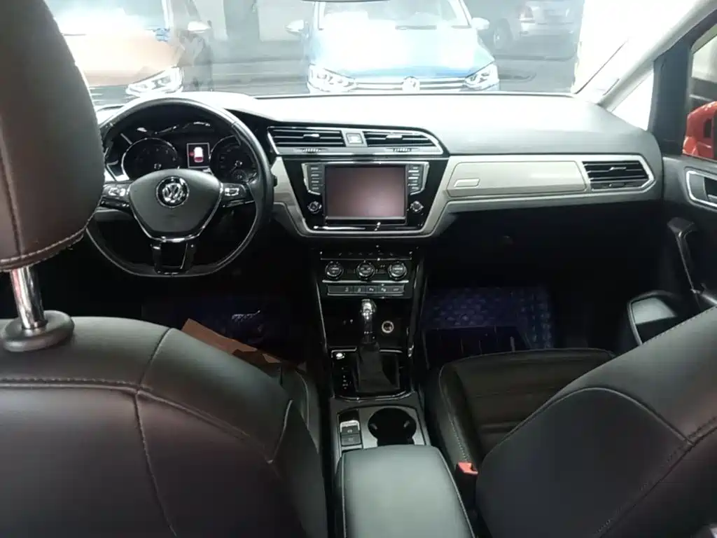 Volkswagen Touran — миниатюра 10