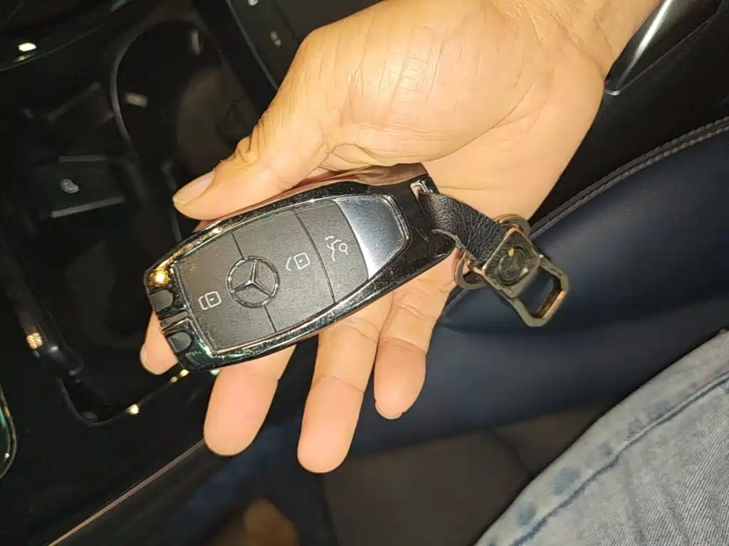 Mercedes-Benz EQC — миниатюра 9
