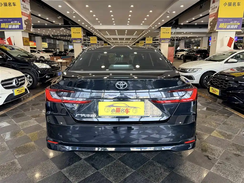 Toyota Camry — миниатюра 11