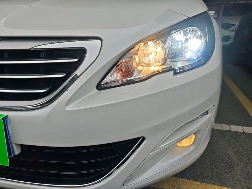 Peugeot 408 — миниатюра 24