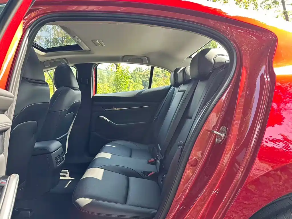 Mazda 3 Axela — миниатюра 8