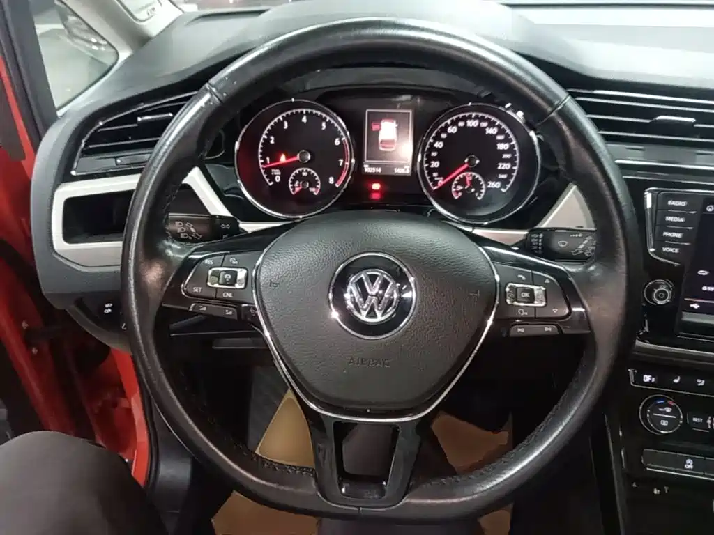 Volkswagen Touran — миниатюра 11