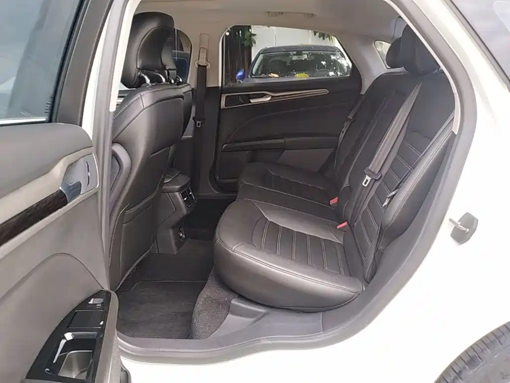 Ford Mondeo — миниатюра 17
