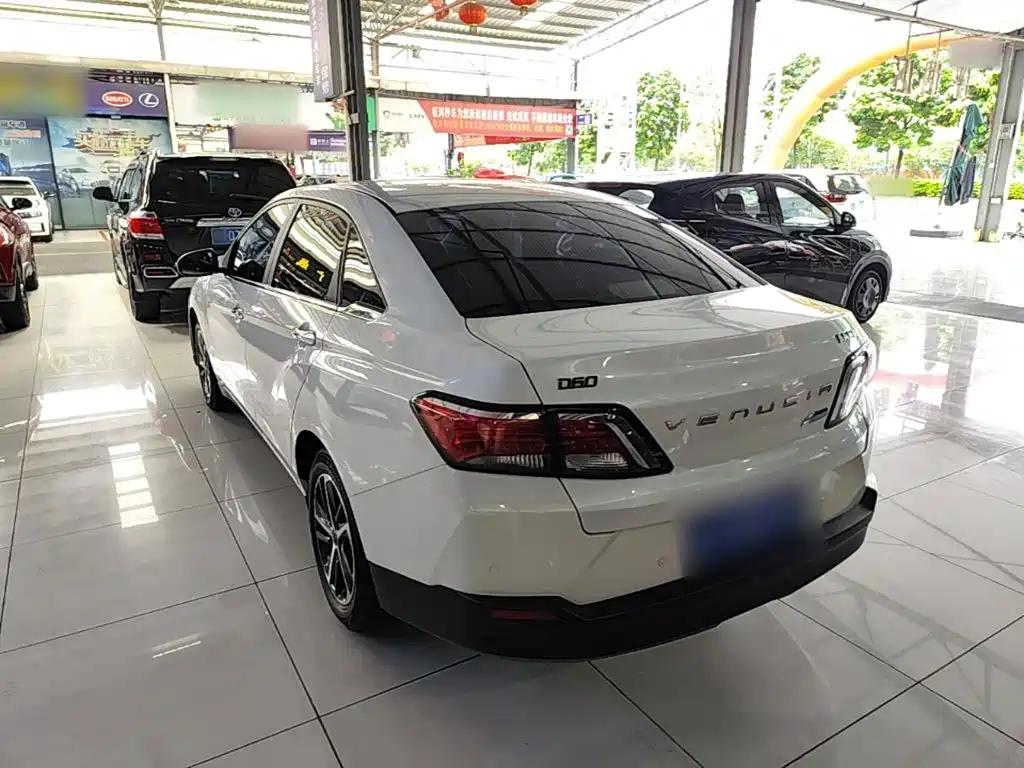 Venucia D60 — миниатюра 5
