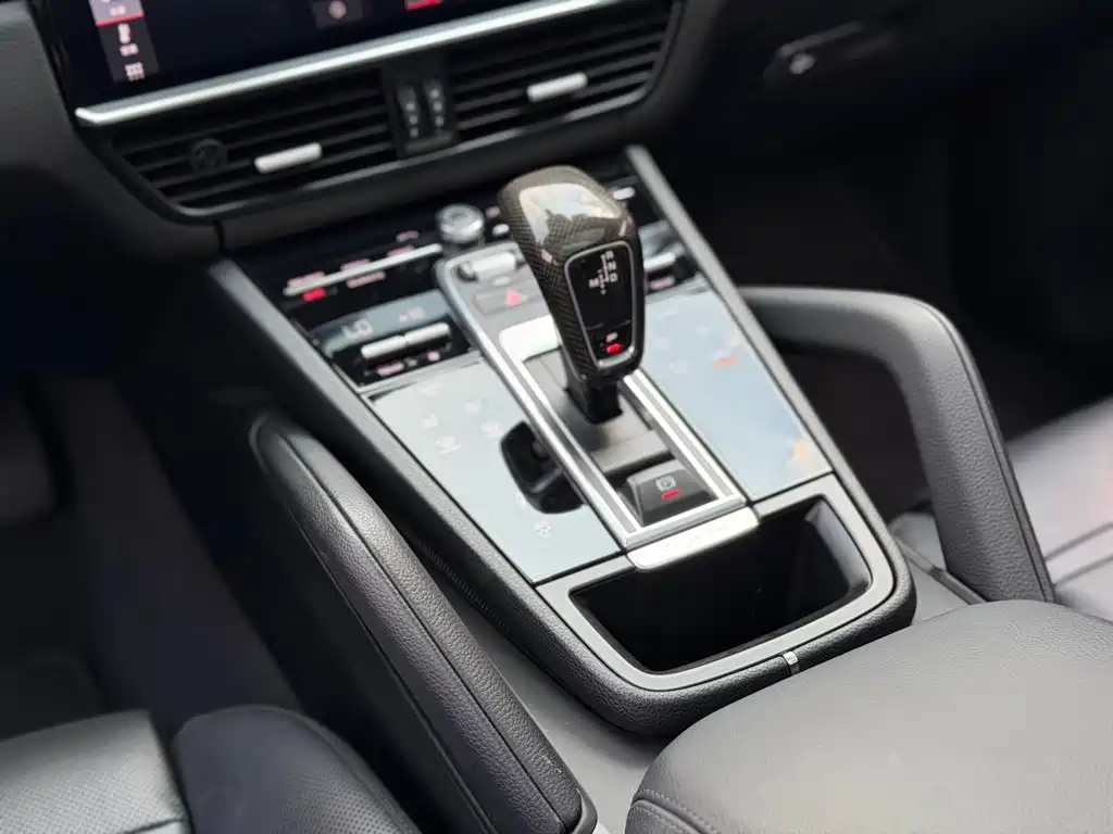Porsche Cayenne — миниатюра 24
