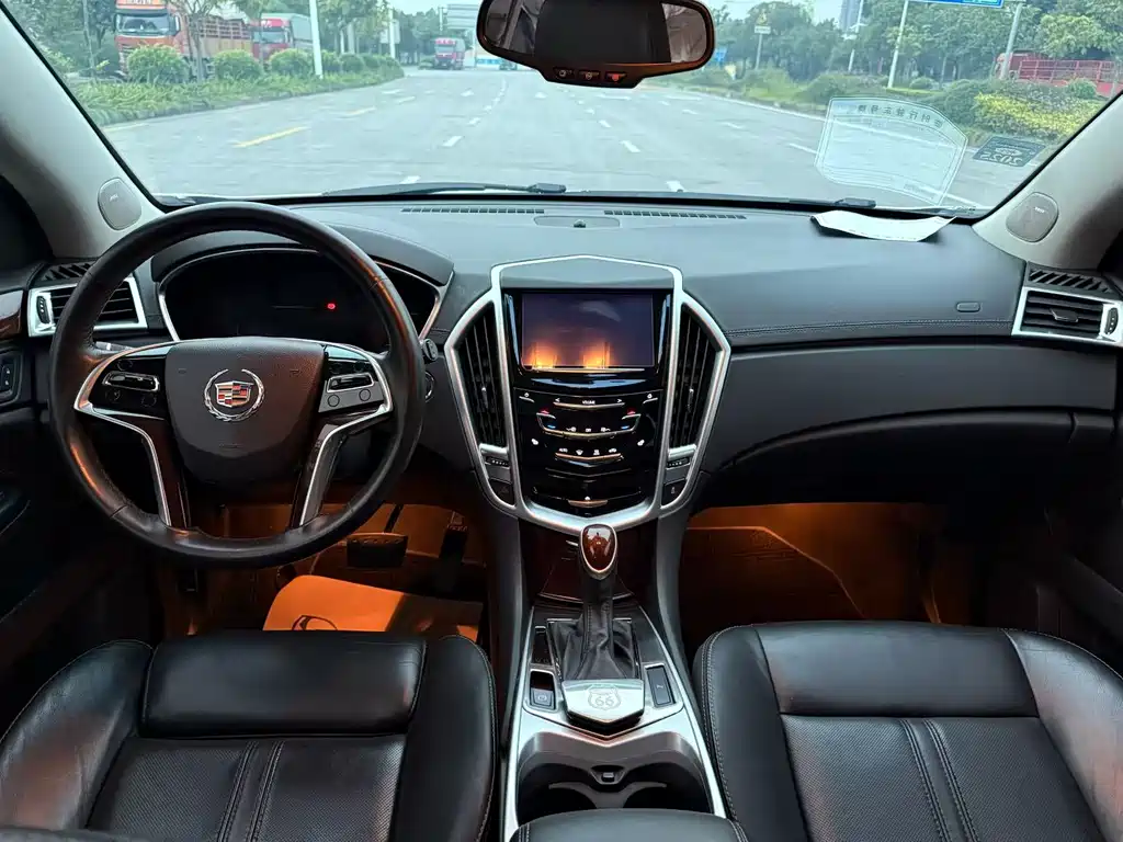 CADILLAC SRX