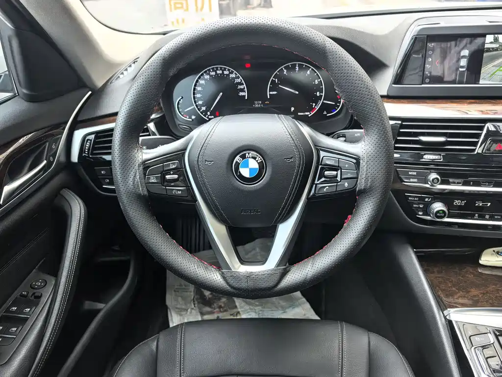 BMW 5 Series — миниатюра 14