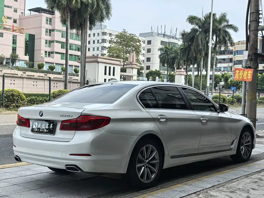 BMW 5 Series — миниатюра 4