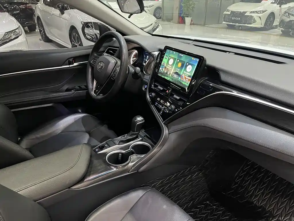 Toyota Camry — миниатюра 6