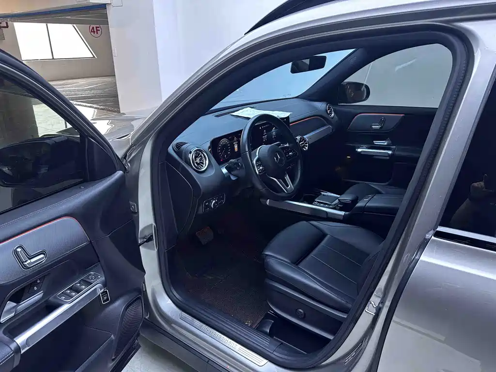 Mercedes-Benz GLB — миниатюра 9