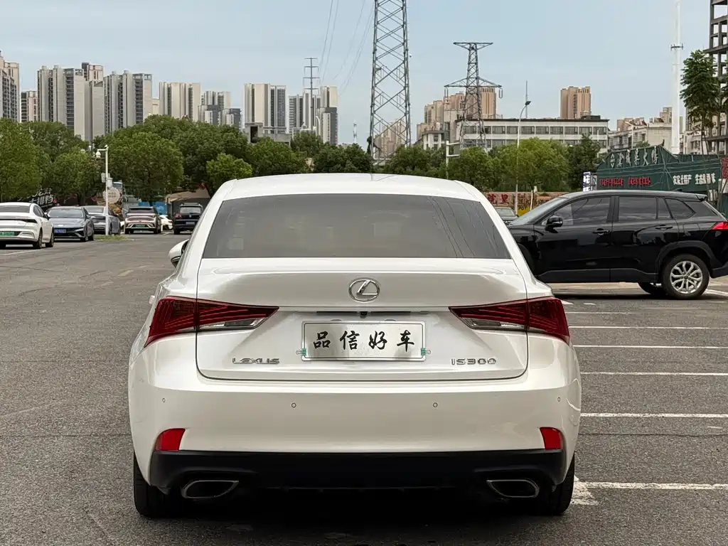 Lexus IS — миниатюра 6