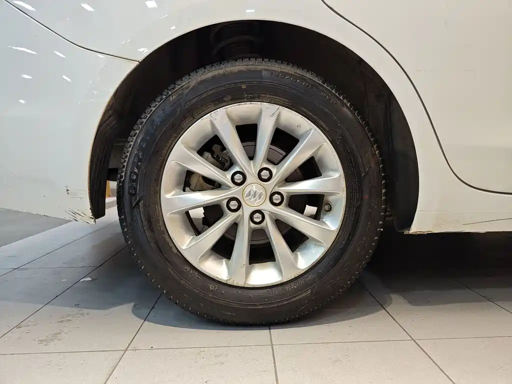 Buick Excelle — миниатюра 26