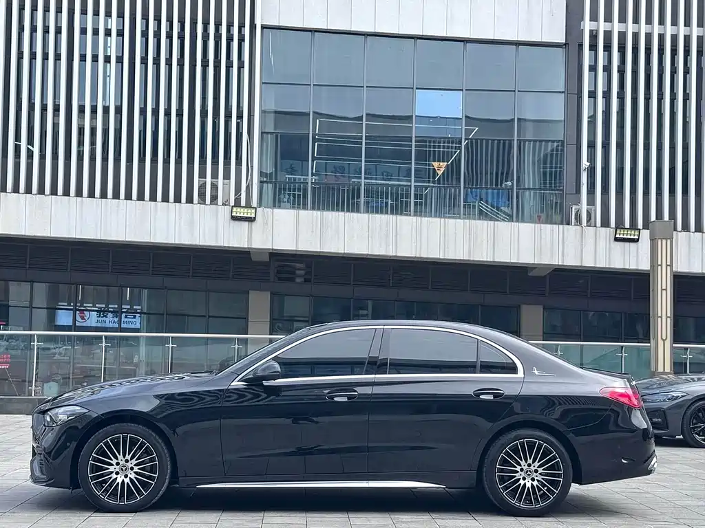 Mercedes-Benz C-Class — миниатюра 3