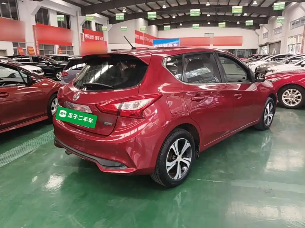 Nissan Tiida — миниатюра 7