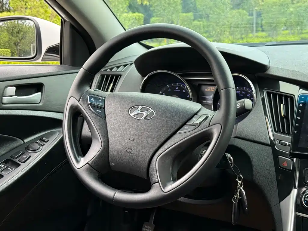 Hyundai Sonata — миниатюра 9