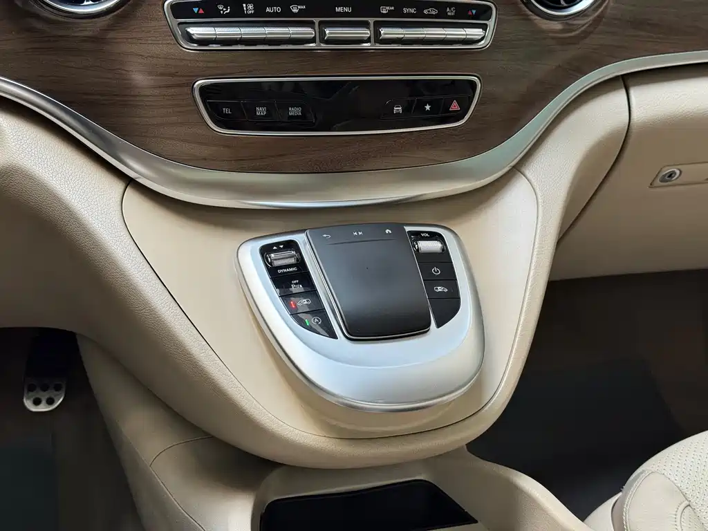 Mercedes-Benz V-Class — миниатюра 18