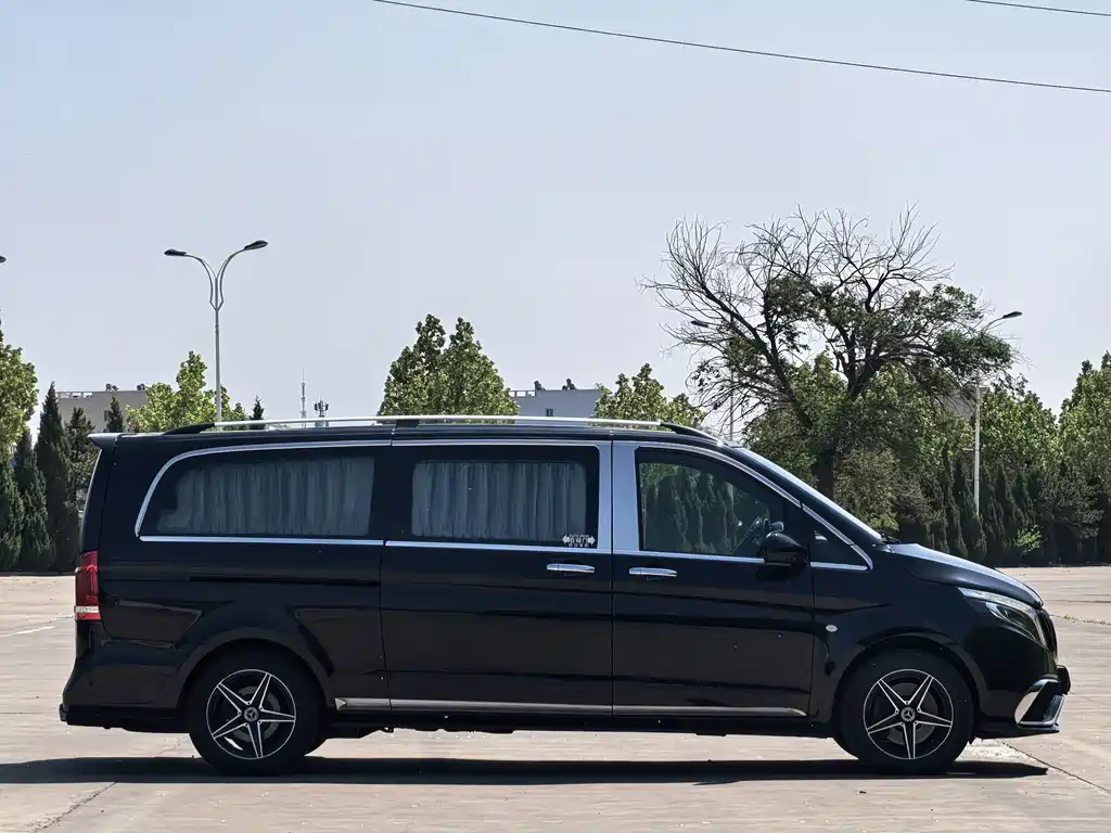 Mercedes-Benz Vito 2021 2.0T Elite 7 мест
