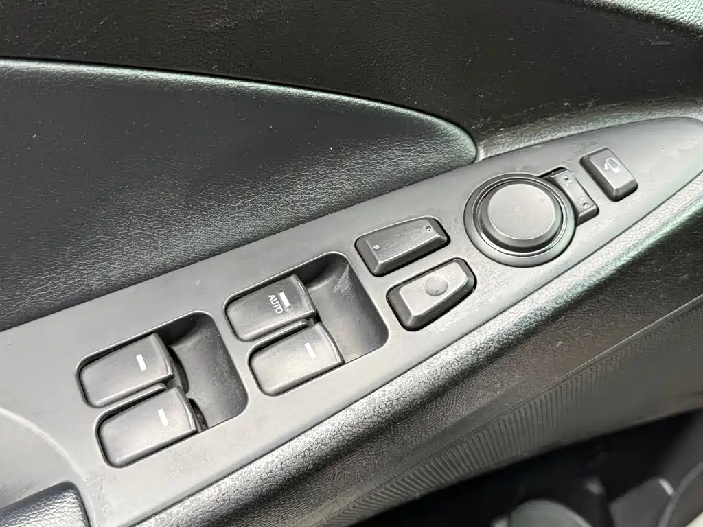 Hyundai Sonata — миниатюра 17