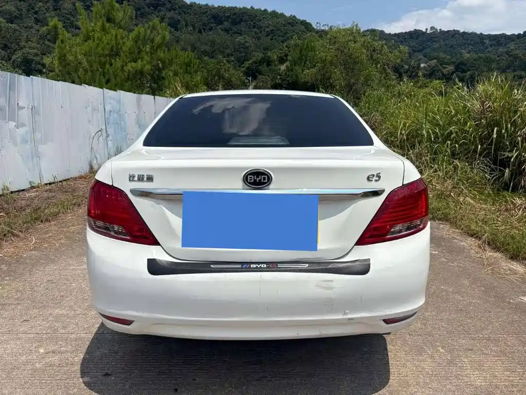 BYD e5 — миниатюра 8
