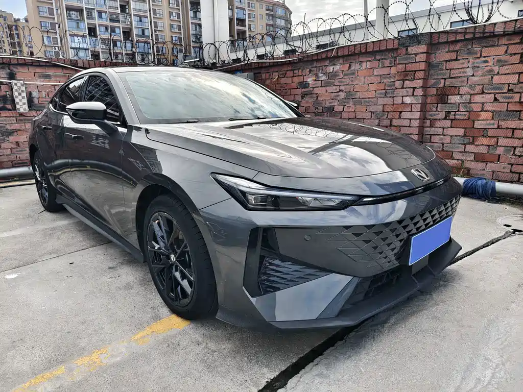 Changan UNI-V — миниатюра 3